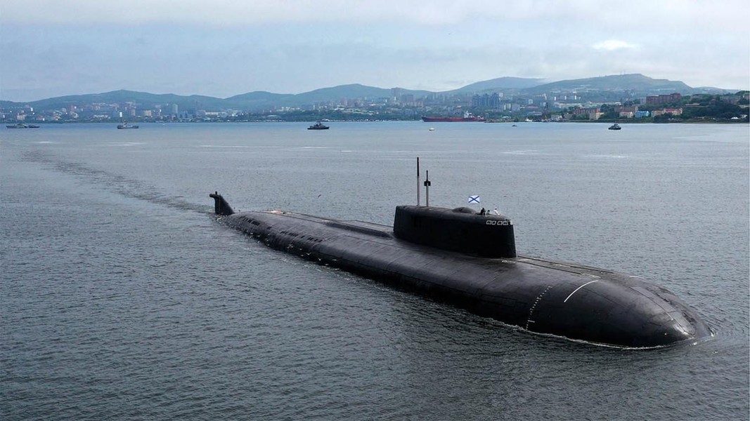 [ẢNH] Hải quân Nga nhận cùng lúc 3 tàu ngầm hạt nhân cực mạnh