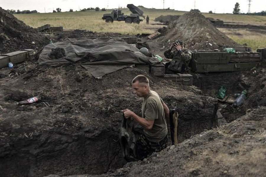 [ẢNH] Ukraine tự tin với 400km hào sâu sẽ chặn được xe tăng đối thủ