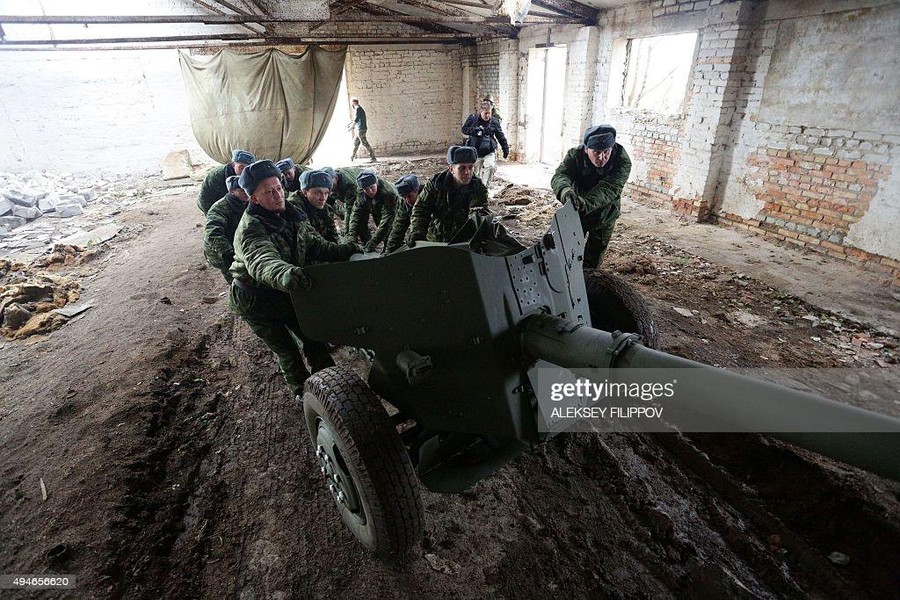 [ẢNH] Báo Nga: Ukraine dùng pháo chống tăng mạnh nhất bắn phá dữ dội Donbass