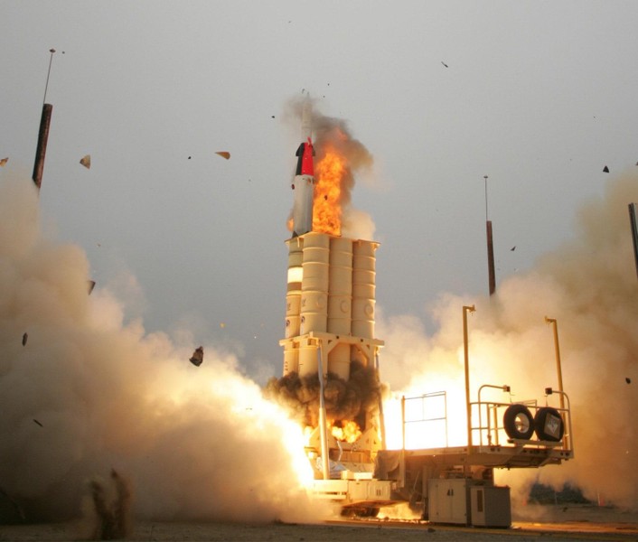[ẢNH] Israel bị tấn công tên lửa sau cảnh báo cứng rắn chưa từng có từ Iran