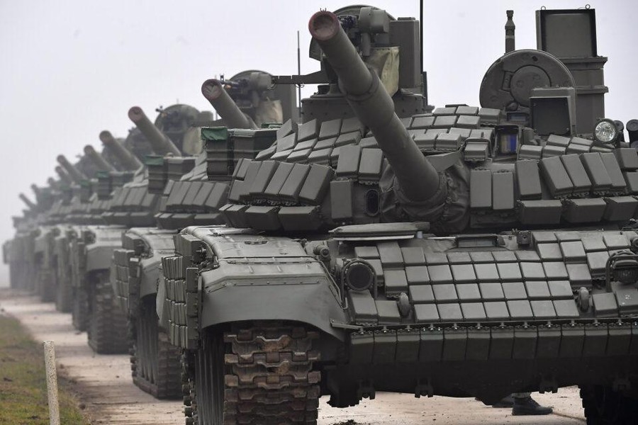 [ẢNH] Nga tặng miễn phí hàng chục xe tăng, thiết giáp hiện đại cho đồng minh thân thiết