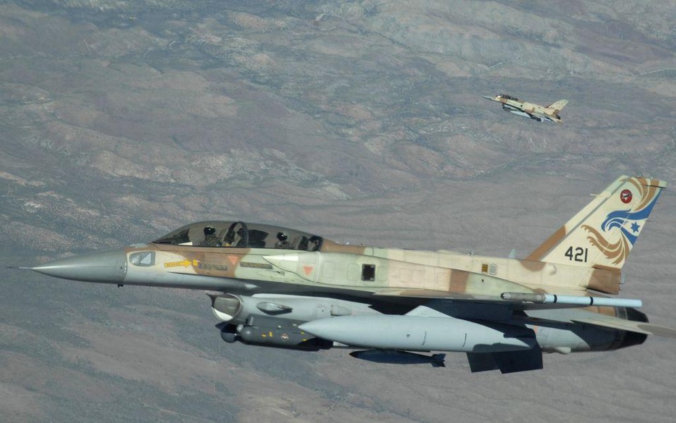 [ẢNH] Israel tiến hành cuộc tấn công lớn nhất trong vài tháng nhằm vào Syria