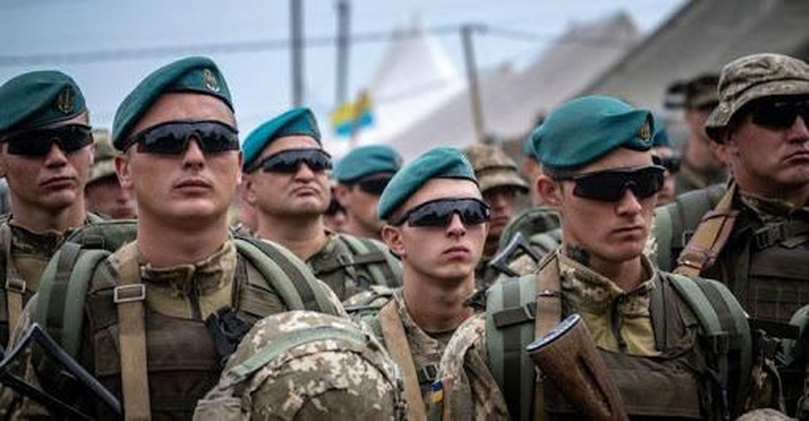 [ẢNH] Ông Biden cảnh báo NATO có thể can thiệp xung đột Donbass