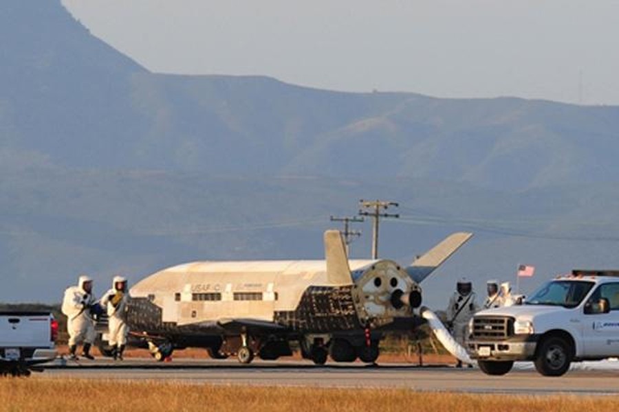 [ẢNH] Bí mật phi thuyền vũ trụ X-37B của Mỹ đã lọt vào tay Nga?