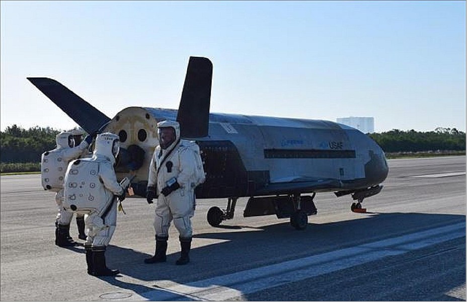 [ẢNH] Bí mật phi thuyền vũ trụ X-37B của Mỹ đã lọt vào tay Nga?