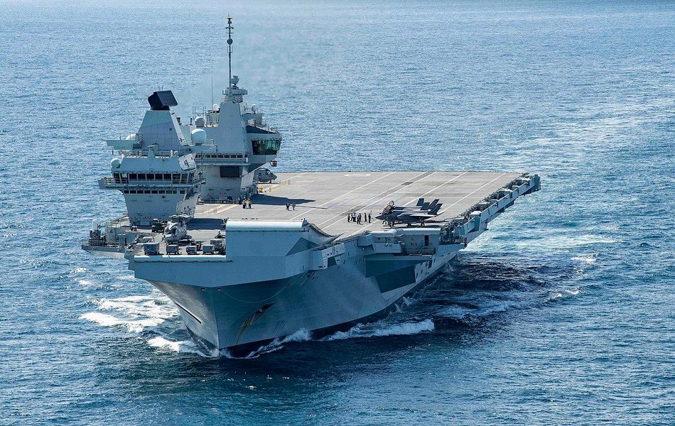 [ẢNH] Báo Trung Quốc: Tàu sân bay Anh đang trở thành mục tiêu của ‘dao găm’ Nga