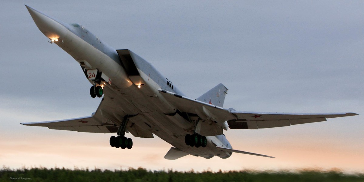 [ẢNH] Nga quyết định hoàn thiện hàng loạt khung thân Tu-22M sản xuất từ thời Liên Xô