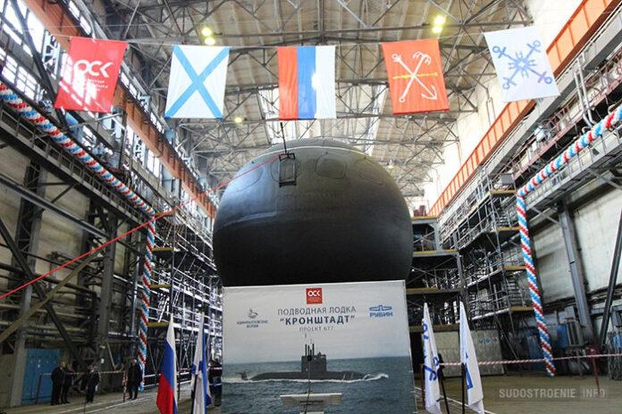 [ẢNH] Nga sắp có tàu ngầm AIP 