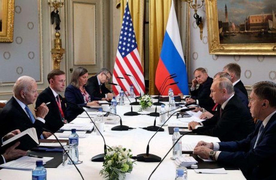 [ẢNH] Tổng thống Mỹ bị thúc giục ra ‘tối hậu thư’ đối với Nga