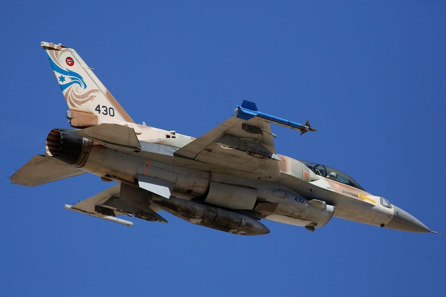 [ẢNH] Dấu hiệu Israel có thể sắp tấn công trực diện vào tổ hợp S-300 của Syria