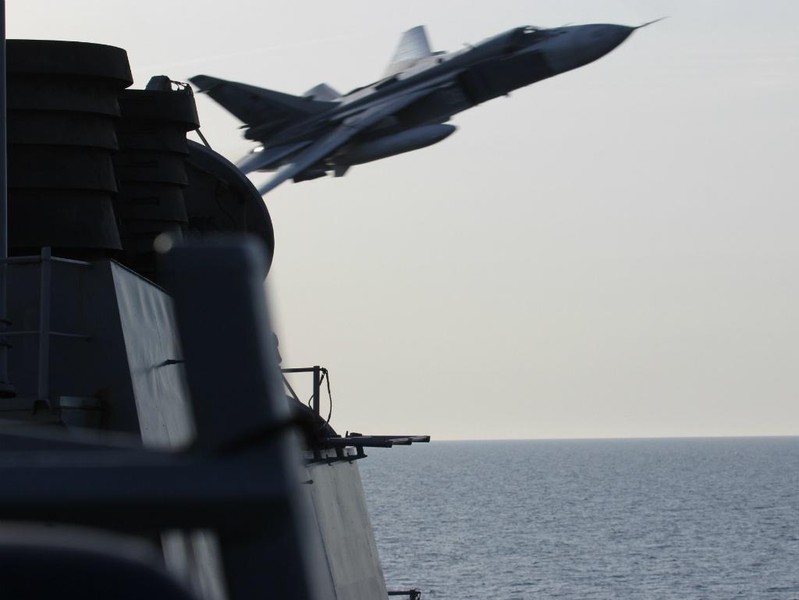 [ẢNH] Hải quân Mỹ đề xuất bắn hạ chiến đấu cơ Nga nếu bị đe dọa nguy hiểm