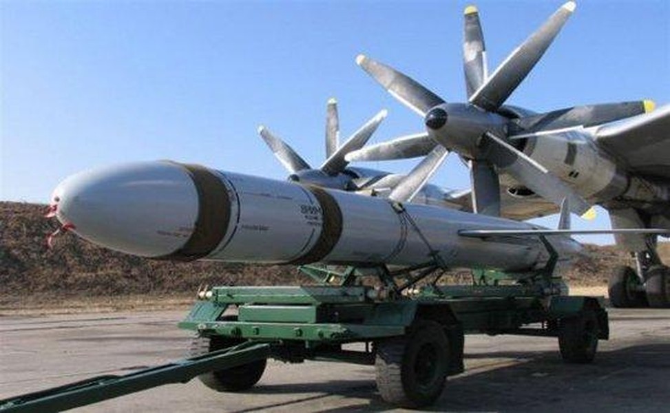[ẢNH] Chuyên gia Nga giải thích vì sao NATO nên lo sợ tên lửa bí ẩn Kh-95 