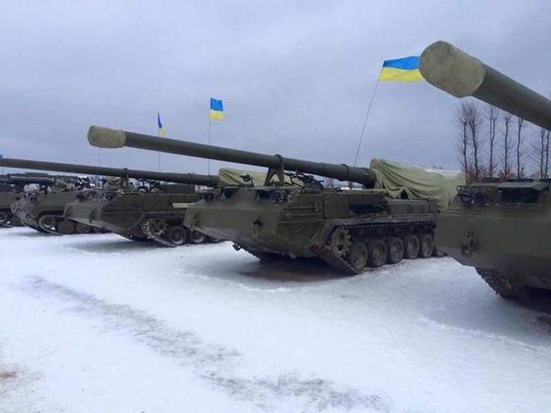 [ẢNH] Hàng loạt siêu pháo bắn đạn hạt nhân của Ukraine bất ngờ áp sát Donbass
