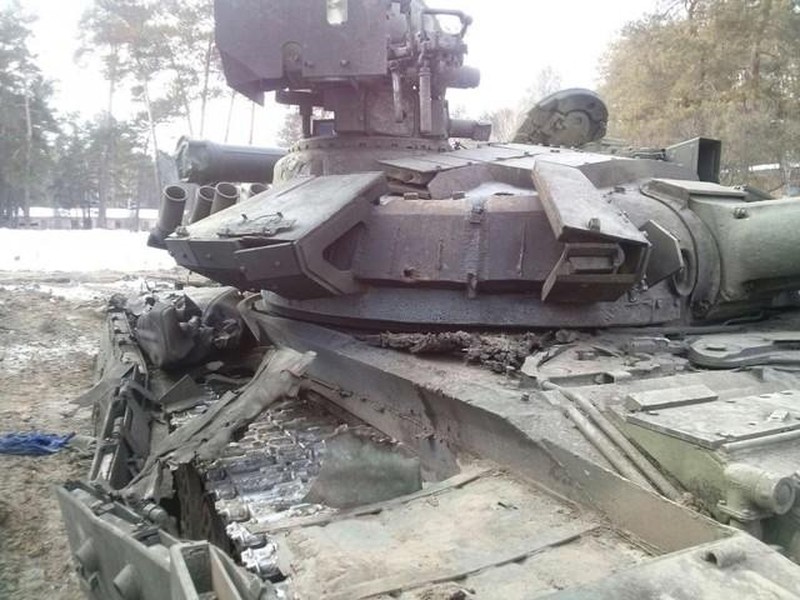 [ẢNH] Siêu tên lửa chống tăng Hermes Nga bị giáp phản ứng nổ Nozh Ukraine đánh bại