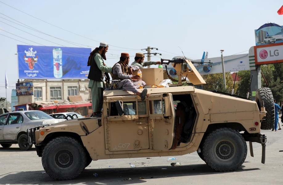 [ẢNH] Tướng Afghanistan giải thích lý do quân đội tan rã nhanh chóng trước Taliban