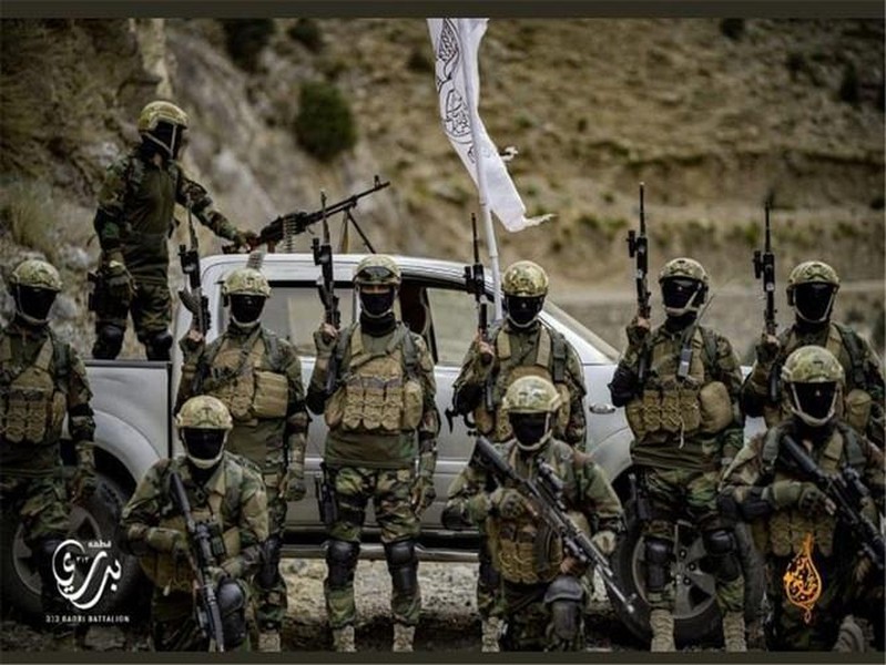 [ẢNH] Taliban thành lập lữ đoàn đặc nhiệm Badr với thiết giáp và trực thăng Mỹ