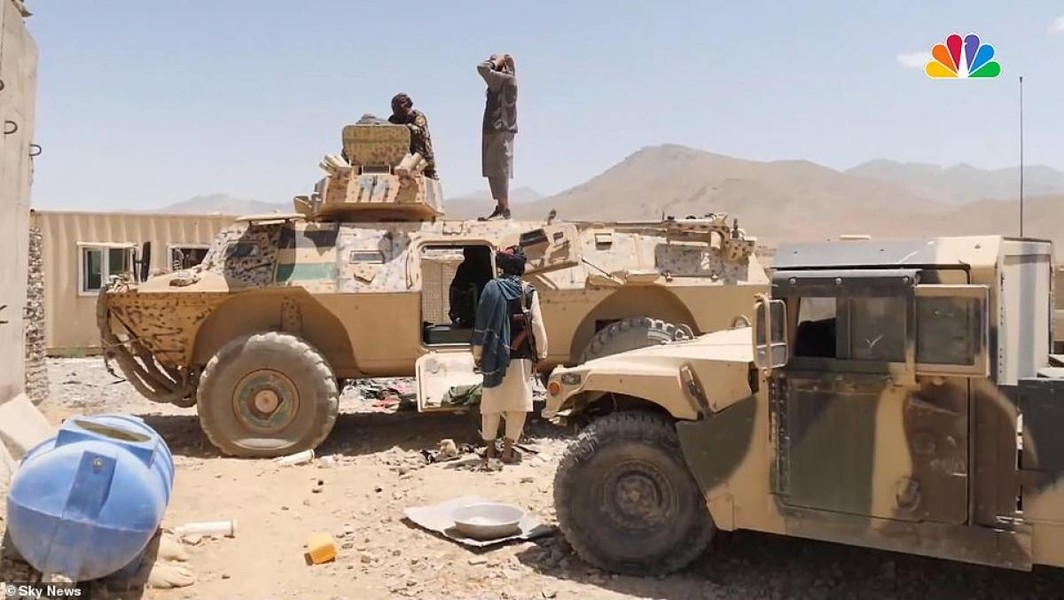[ẢNH] Taliban thành lập lữ đoàn đặc nhiệm Badr với thiết giáp và trực thăng Mỹ