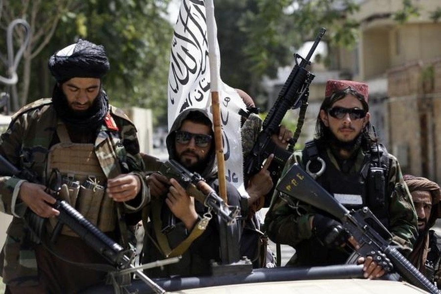[ẢNH] Quân kháng chiến gặp nguy khi bị Taliban chiếm kho vũ khí quan trọng