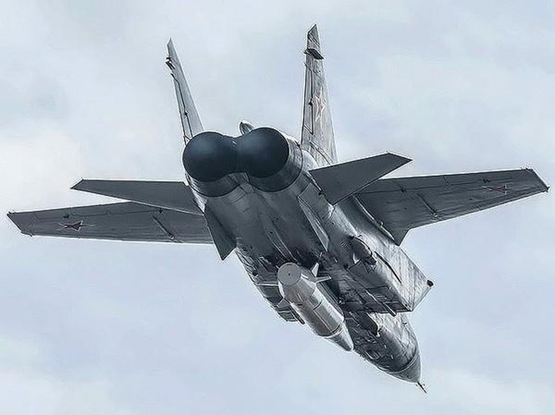 [ẢNH] MiG-31 được trang bị tên lửa bí ẩn mạnh gấp bội Kh-47M2 Kinzhal?