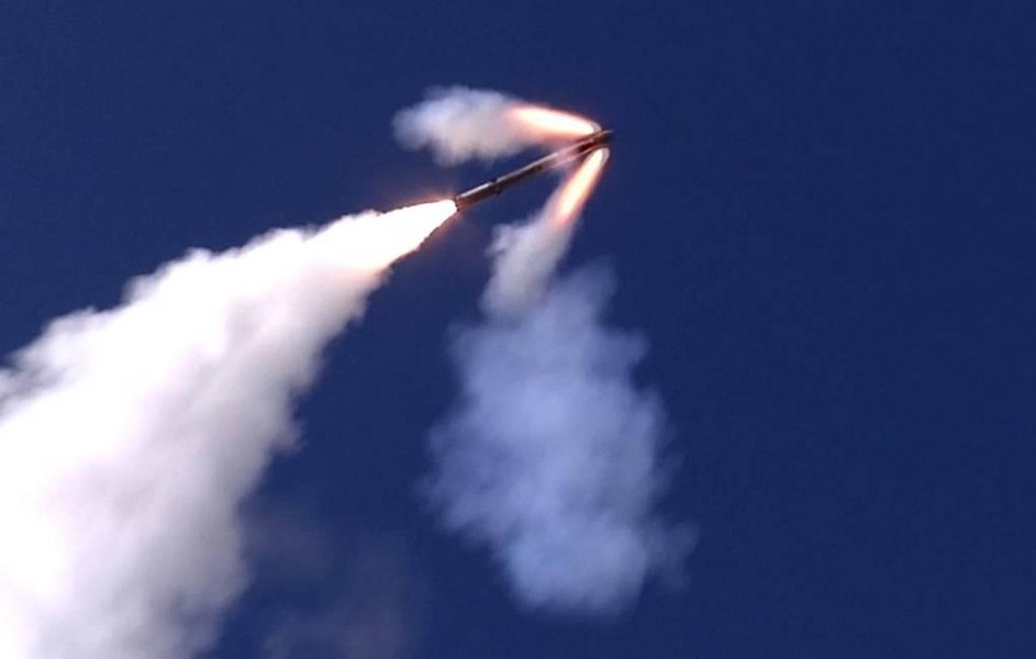 [ẢNH] Hàn Quốc gây sốc với tên lửa chống hạm siêu thanh giống hệt Yakhont Nga