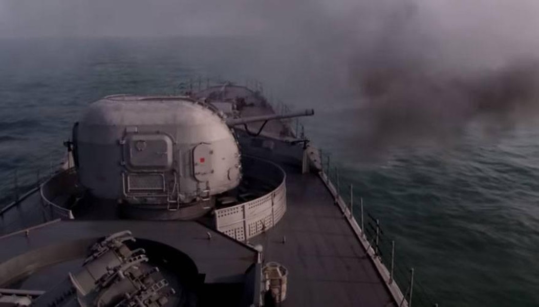 [ẢNH] Soái hạm Ukraine bị vô hiệu hóa trong khi Nga chẳng tốn một viên đạn