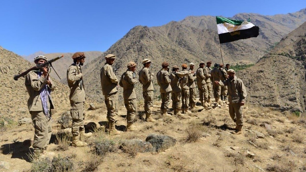 [ẢNH] Taliban tuyên bố lãnh đạo kháng chiến đã chạy sang Tajikistan