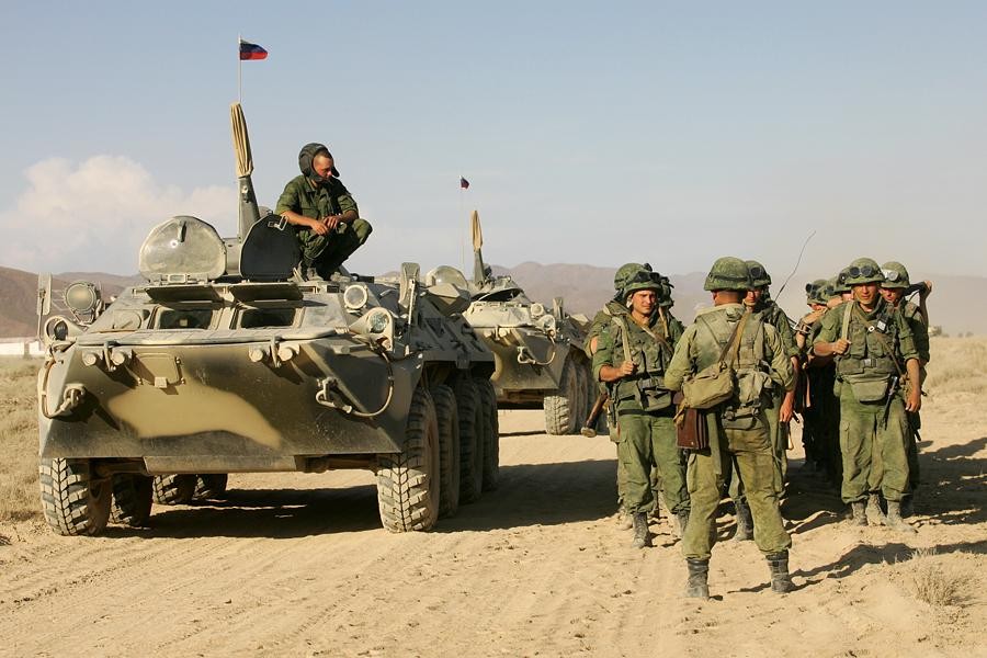 [ẢNH] Nga sẽ cho phép Mỹ dùng căn cứ của mình tại Afghanistan để tấn công khủng bố?
