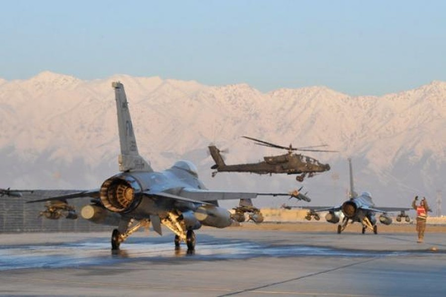 [ẢNH] Nga sẽ cho phép Mỹ dùng căn cứ của mình tại Afghanistan để tấn công khủng bố?