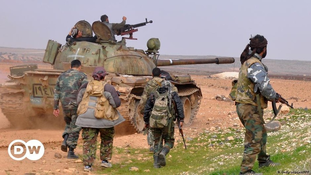 [ẢNH] Phiến quân đối lập bất ngờ đánh úp hậu phương Quân đội Syria tại Hama