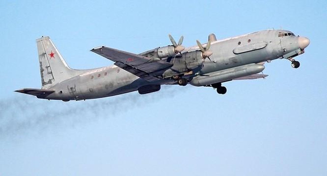 [ẢNH] Tiêm kích Israel suýt bắn hạ máy bay trinh sát Nga khi tấn công Syria?