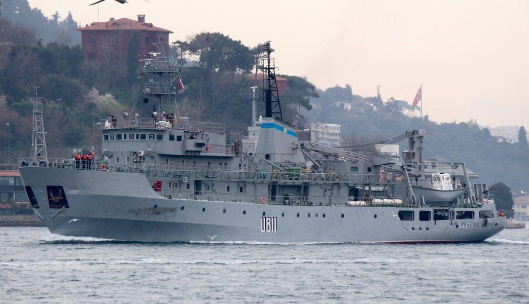 [ẢNH] Tàu hải quân Ukraine hỏng nặng do trúng thủy lôi của... quân nhà?