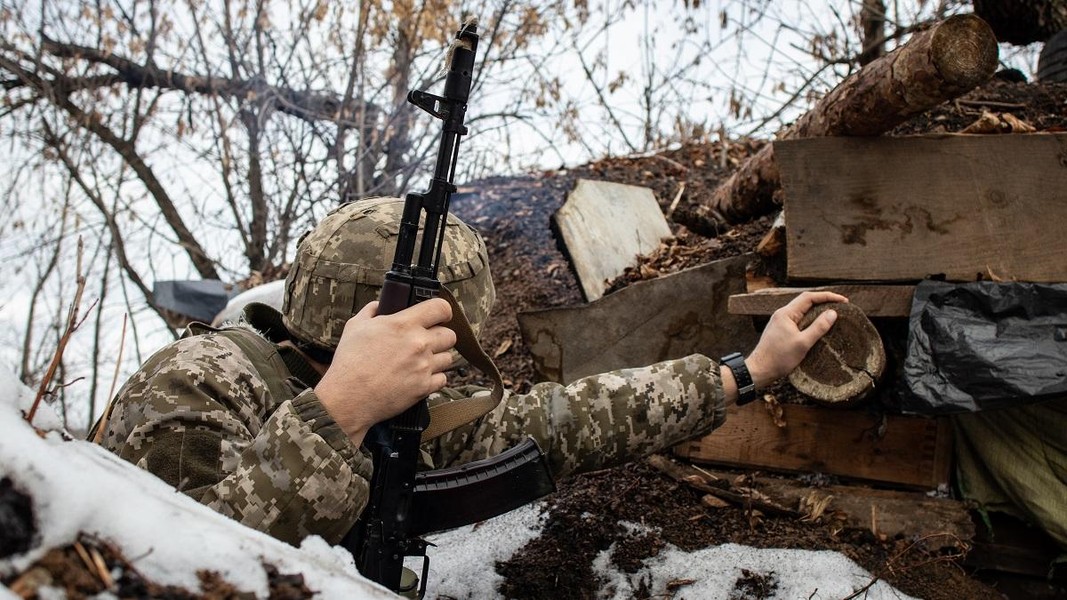 Ukraine bị cáo buộc 'vượt qua lằn ranh đỏ' tại Donbass