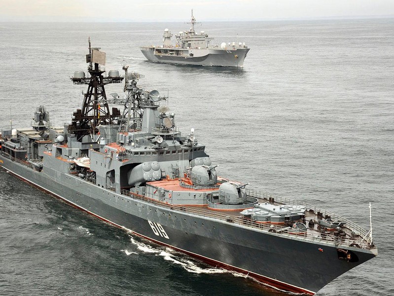 Hải quân Nga sử dụng chiến thuật bất thường để đối phó tàu Mỹ- NATO