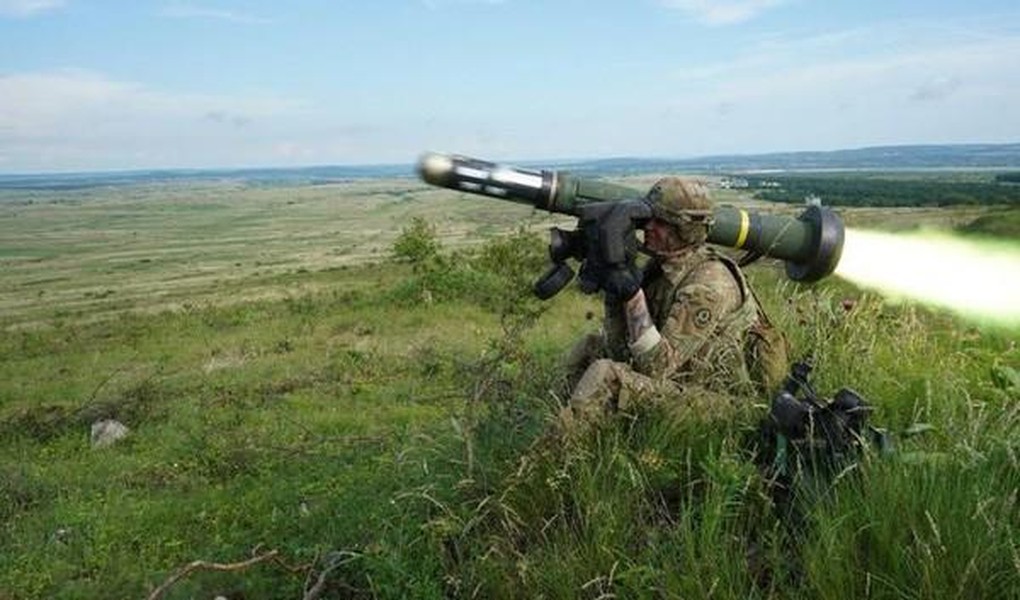 Xe tăng Nga mang 'lá chắn Javelin' chuẩn bị tham chiến tại Donbass?