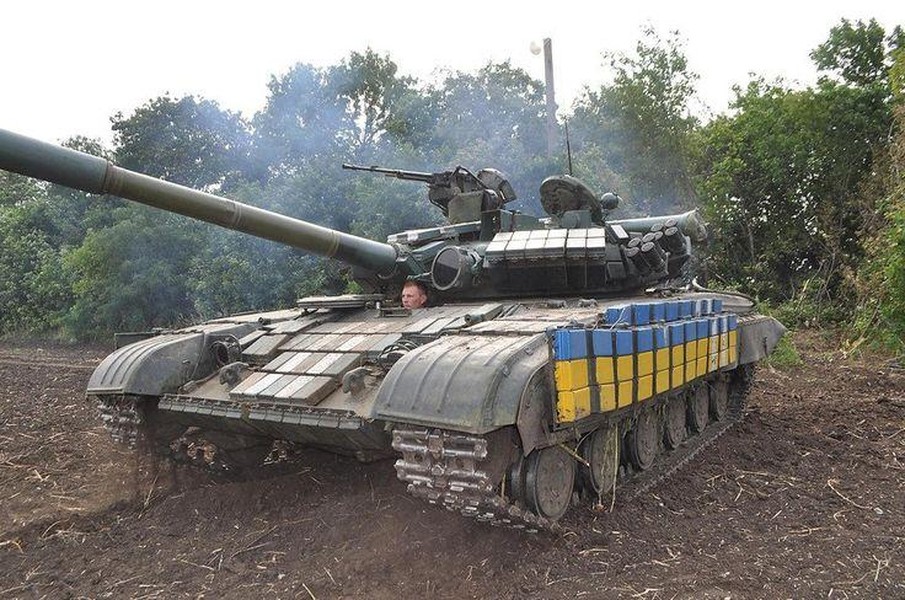 Ly khai miền Đông lập 'hàng rào' tên lửa chống tăng phục kích thiết giáp Ukraine