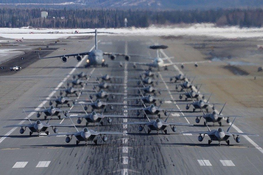 Không quân Mỹ thiệt hại nặng khoảng 700 máy bay nếu đối đầu Nga