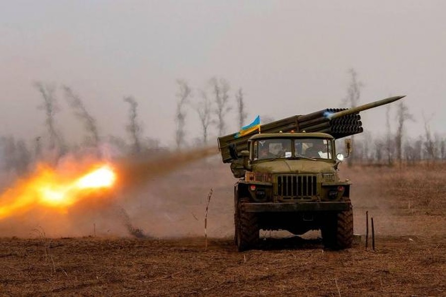 Quân đội Ukraine tấn công phe ly khai Donbass trên toàn mặt trận