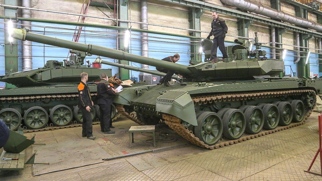 Lộ diện loạt xe tăng T-14 Armata sắp bàn giao cho Quân đội Nga