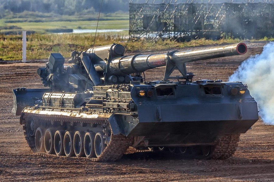 Pháo tự hành hạng nặng của Nga di chuyển ồ ạt về phía Donbass