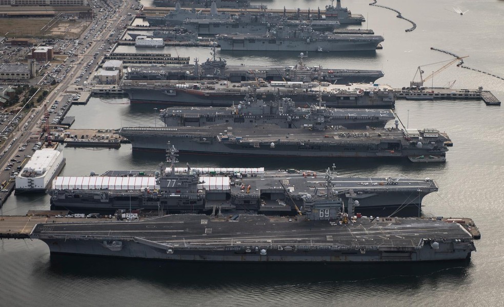 Mỹ đền bù hợp đồng tàu ngầm cho Pháp bằng... siêu tàu sân bay hạt nhân