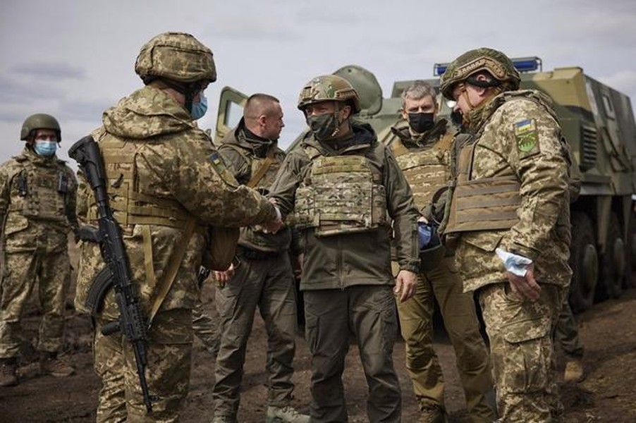 Bộ Quốc phòng Ukraine yêu cầu NATO hỗ trợ để chiếm Donbass