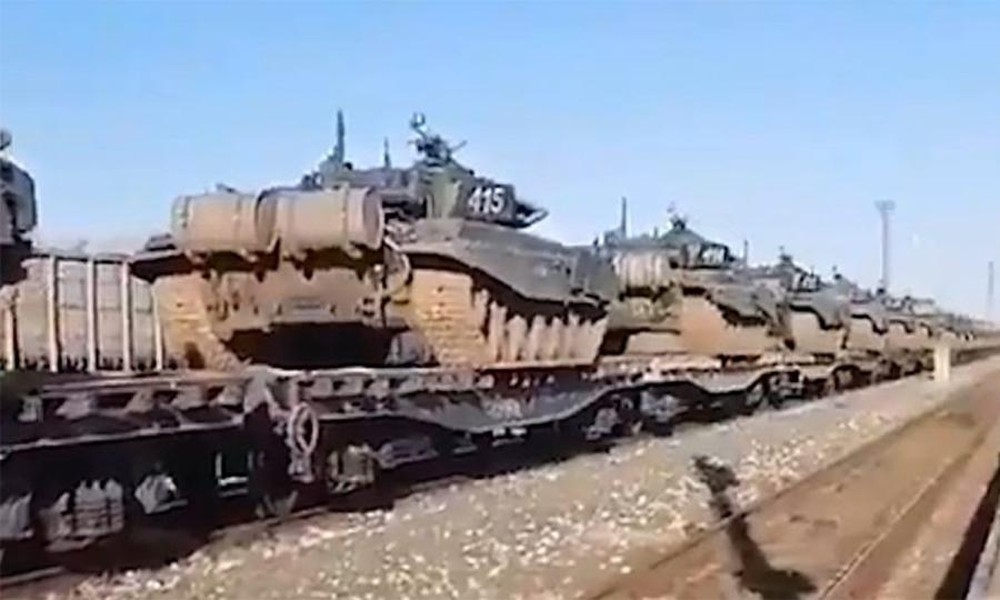Nga bất ngờ điều thêm hàng trăm xe tăng, thiết giáp áp sát biên giới Ukraine