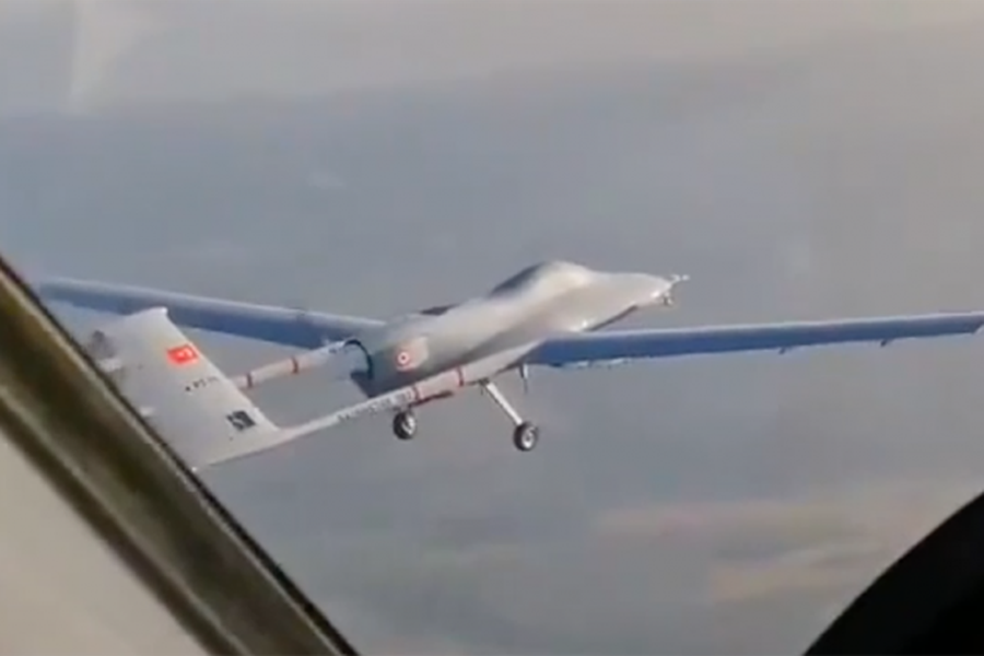 UAV Bayraktar TB2 Ukraine tấn công dữ dội Donbass từ 3 hướng