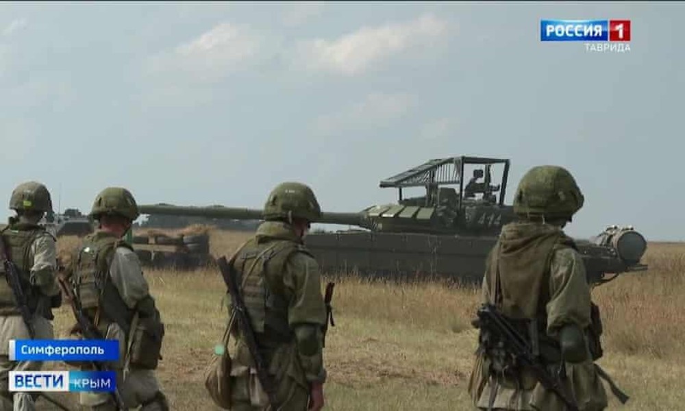 Vũ khí hạng nặng của Nga được phát hiện cách biên giới Ukraine chỉ 45km