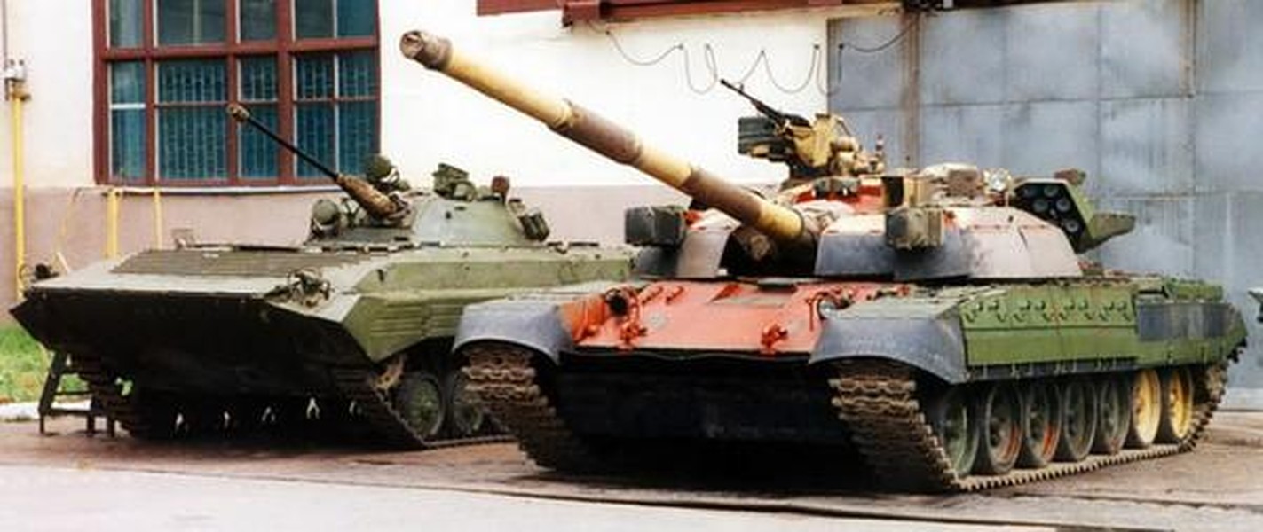 Ukraine tung xe chiến đấu bộ binh mang pháo 125 mm BMT-72 vào chiến trường Donbass?
