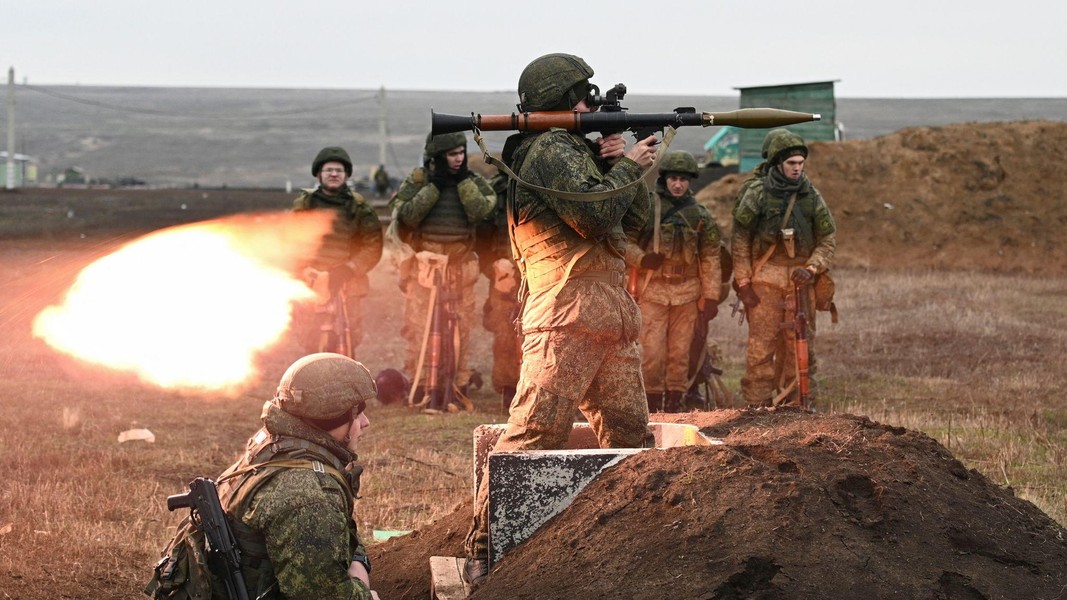 Ukraine cảnh báo Nga phải chịu thiệt hại nặng nếu nổ ra chiến tranh