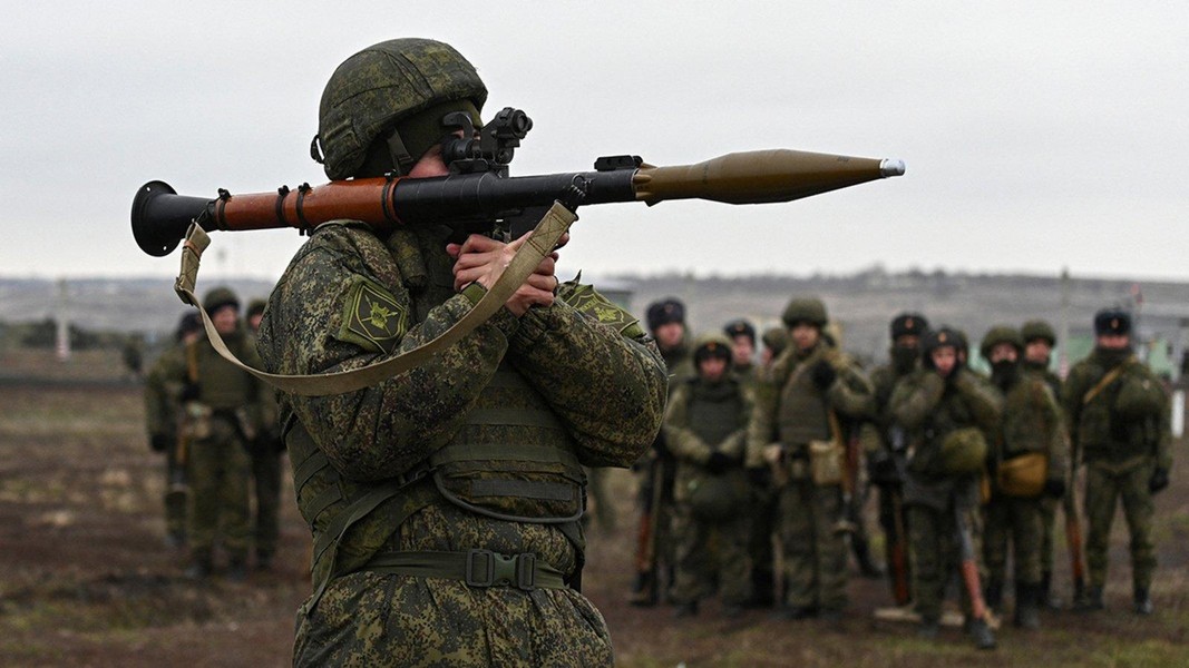 Ukraine cảnh báo Nga phải chịu thiệt hại nặng nếu nổ ra chiến tranh