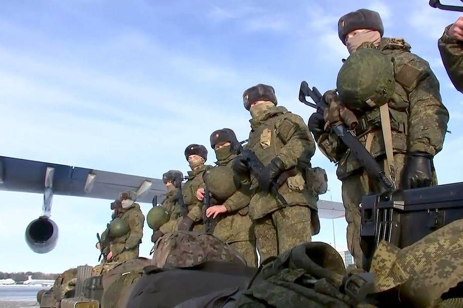 Lính dù Nga đánh bại 800 tay súng cố thủ tại sân bay Almaty