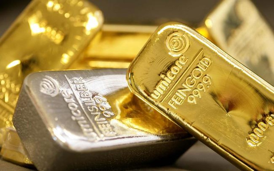 Thế giới bán tháo đồng USD, tích trữ vàng, do căng thẳng quan hệ Mỹ- Nga