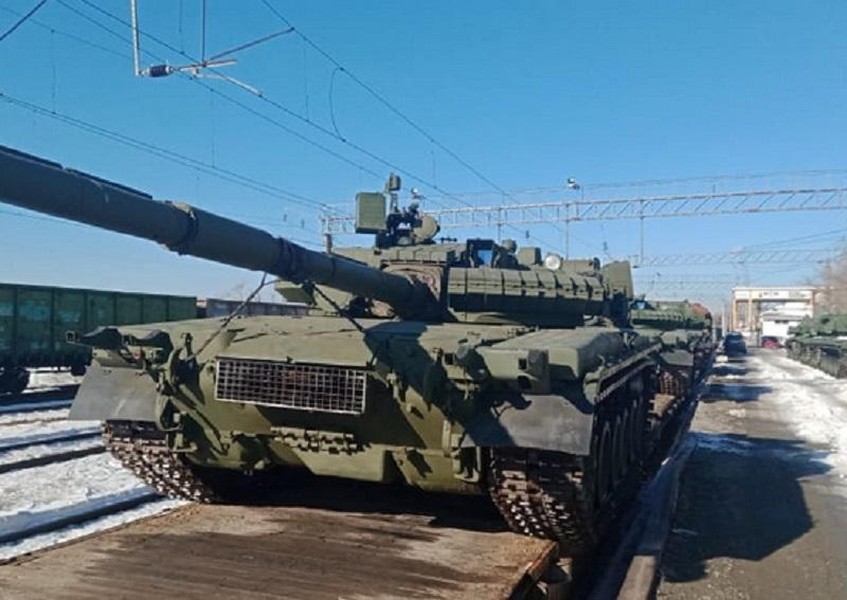 Nga điều động ồ ạt xe tăng T-90A và T-80BVM tới biên giới Ukraine